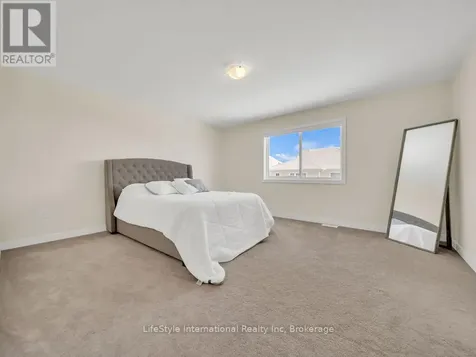 24 Hutchison Road Guelph (kortright East) ON N1L 0R4