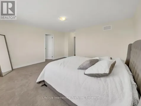 24 Hutchison Road Guelph (kortright East) ON N1L 0R4