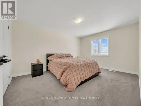 24 Hutchison Road Guelph (kortright East) ON N1L 0R4