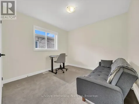 24 Hutchison Road Guelph (kortright East) ON N1L 0R4