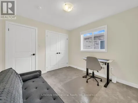 24 Hutchison Road Guelph (kortright East) ON N1L 0R4