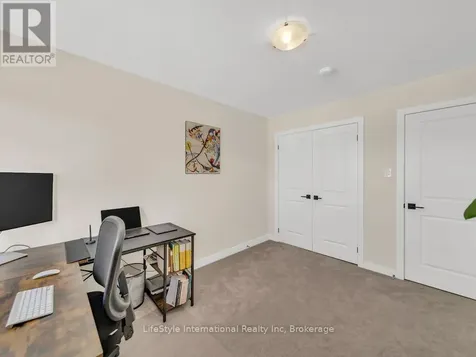 24 Hutchison Road Guelph (kortright East) ON N1L 0R4