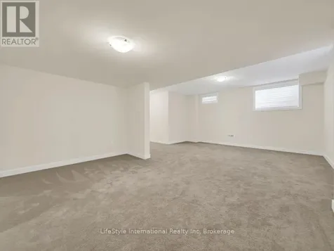 24 Hutchison Road Guelph (kortright East) ON N1L 0R4