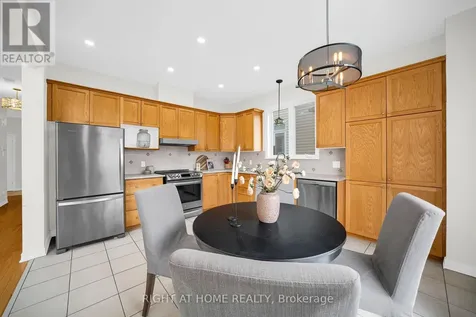 27 Knowlton Drive Ottawa ON K2G 6P1