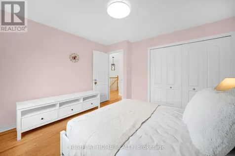 27 Knowlton Drive Ottawa ON K2G 6P1
