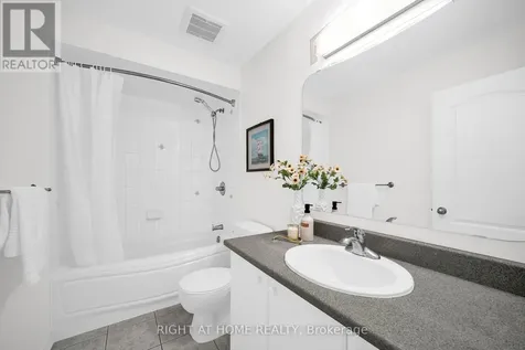 27 Knowlton Drive Ottawa ON K2G 6P1