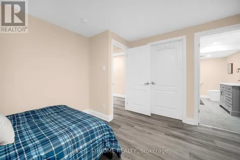 27 Knowlton Drive Ottawa ON K2G 6P1