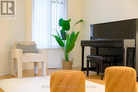 27 Knowlton Drive Ottawa ON K2G 6P1