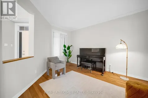 27 Knowlton Drive Ottawa ON K2G 6P1