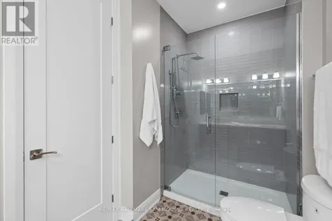 120 Cortile Private Ottawa ON K1V 2S8