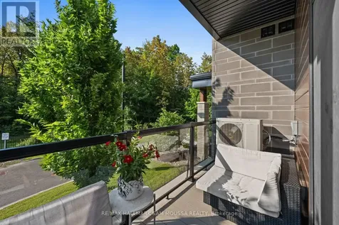 120 Cortile Private Ottawa ON K1V 2S8