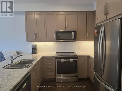 160 Boundstone Way Ottawa ON K2T 0M8