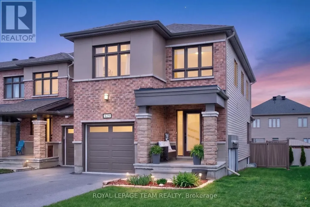 819 Stallion Crescent Ottawa ON K2S 0Y4