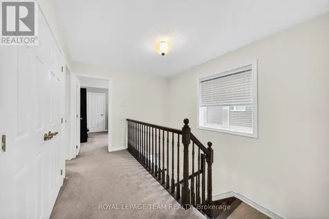 819 Stallion Crescent Ottawa ON K2S 0Y4