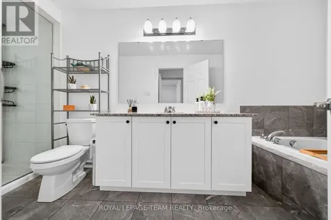 819 Stallion Crescent Ottawa ON K2S 0Y4