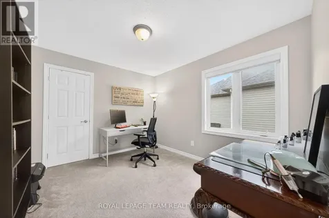 819 Stallion Crescent Ottawa ON K2S 0Y4