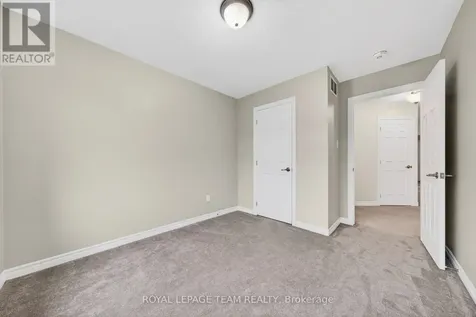 819 Stallion Crescent Ottawa ON K2S 0Y4
