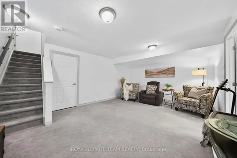 819 Stallion Crescent Ottawa ON K2S 0Y4