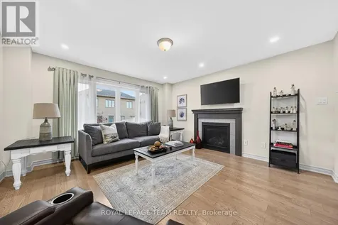 819 Stallion Crescent Ottawa ON K2S 0Y4