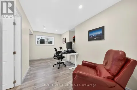 819 Stallion Crescent Ottawa ON K2S 0Y4