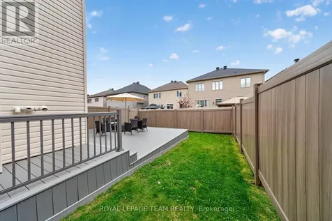 819 Stallion Crescent Ottawa ON K2S 0Y4