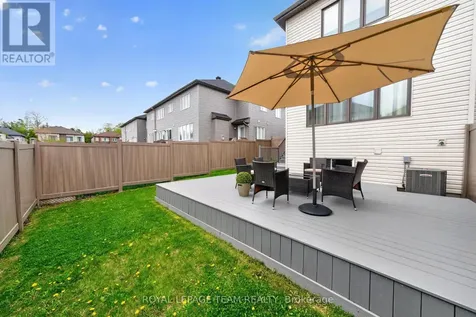 819 Stallion Crescent Ottawa ON K2S 0Y4