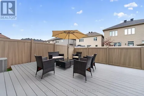 819 Stallion Crescent Ottawa ON K2S 0Y4