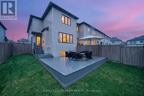819 Stallion Crescent Ottawa ON K2S 0Y4