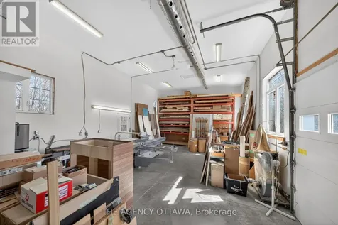 4633 Albion Road Ottawa ON K1X 1A4