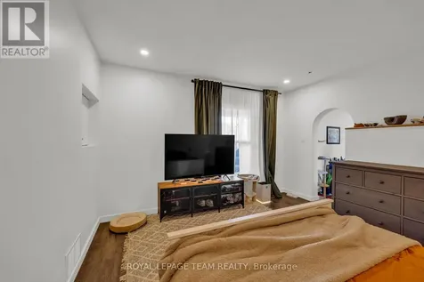 325 Hinchey Avenue Ottawa ON K1Y 1M1