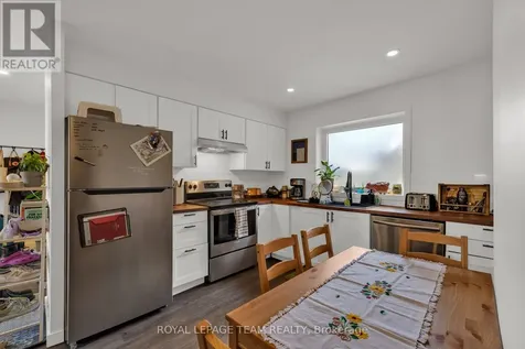 325 Hinchey Avenue Ottawa ON K1Y 1M1