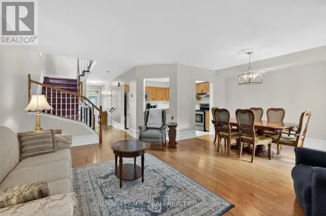 23 Chantilly Gate Ottawa ON K2S 2B1