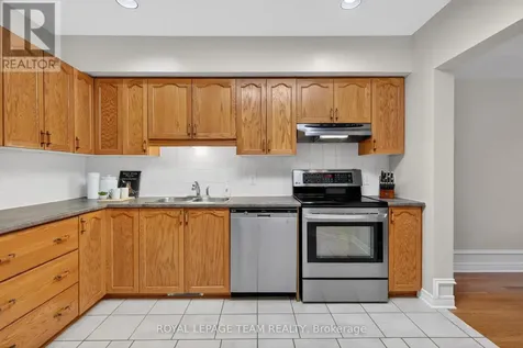 23 Chantilly Gate Ottawa ON K2S 2B1