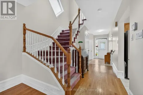 23 Chantilly Gate Ottawa ON K2S 2B1