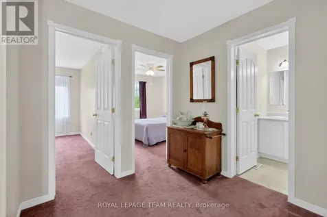 23 Chantilly Gate Ottawa ON K2S 2B1