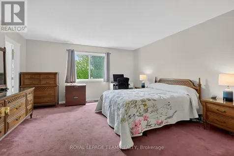 23 Chantilly Gate Ottawa ON K2S 2B1