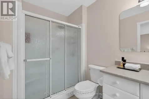 23 Chantilly Gate Ottawa ON K2S 2B1