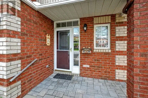 23 Chantilly Gate Ottawa ON K2S 2B1
