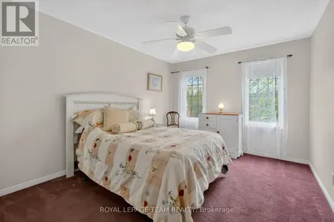 23 Chantilly Gate Ottawa ON K2S 2B1