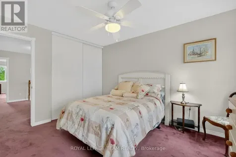 23 Chantilly Gate Ottawa ON K2S 2B1