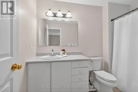23 Chantilly Gate Ottawa ON K2S 2B1