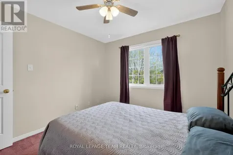 23 Chantilly Gate Ottawa ON K2S 2B1