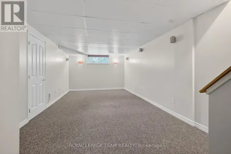 23 Chantilly Gate Ottawa ON K2S 2B1