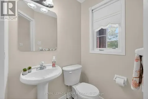 23 Chantilly Gate Ottawa ON K2S 2B1