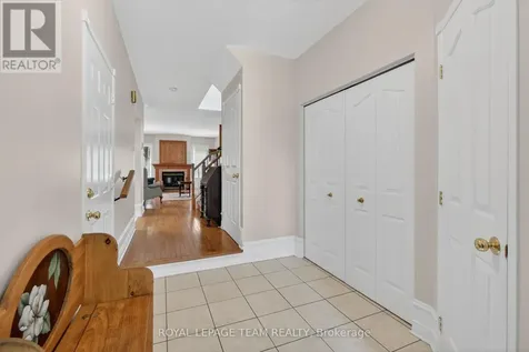 23 Chantilly Gate Ottawa ON K2S 2B1
