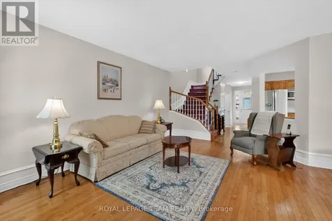 23 Chantilly Gate Ottawa ON K2S 2B1