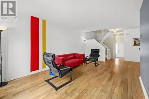 6420 Sablewood Place Ottawa ON K1C 7L7