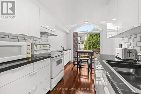 6420 Sablewood Place Ottawa ON K1C 7L7