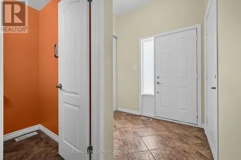 6420 Sablewood Place Ottawa ON K1C 7L7