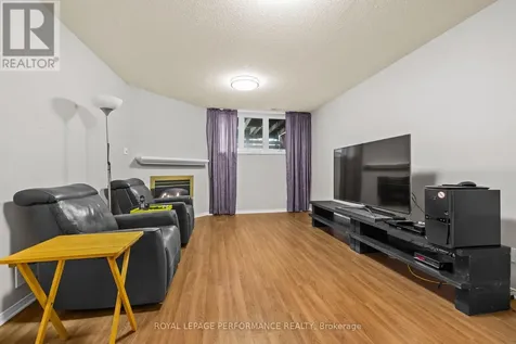 6420 Sablewood Place Ottawa ON K1C 7L7